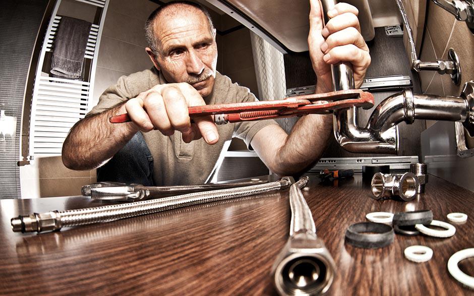 artisans plombier Louvres